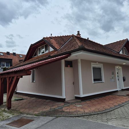Oddih V Mirnem In Zelenem Okolju Daire Škofljica Dış mekan fotoğraf